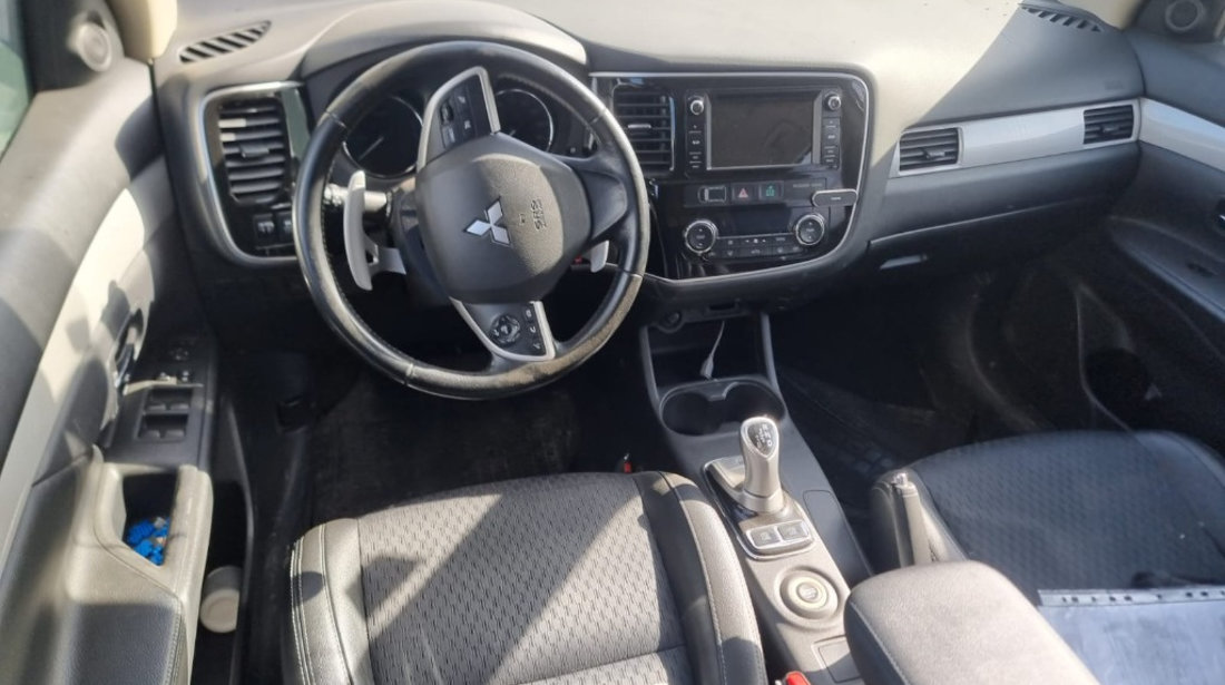 Macara geam dreapta spate Mitsubishi Outlander 2014 SUV 2.0 benzina + hybrid 4B11