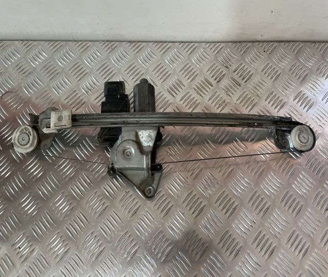 Macara geam dreapta spate + motoras 05073110/0130821698 Mercedes-Benz A-Class W168 [facelift] [2001 - 2004]