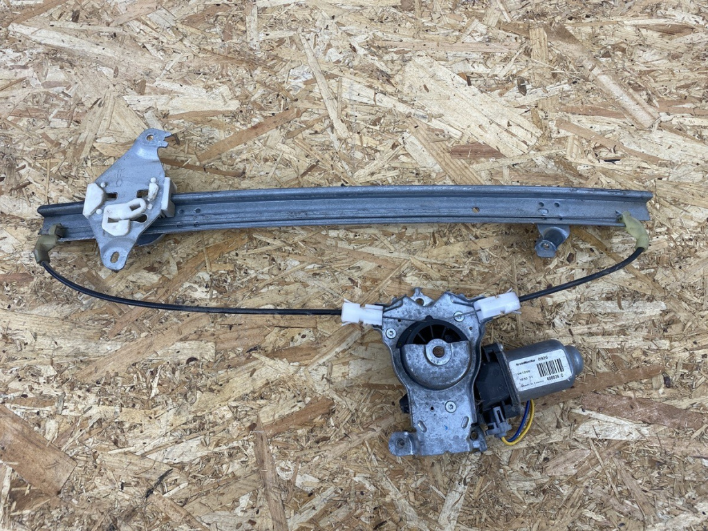 Macara geam dreapta spate Nissan Navara D40 suv 2010 (400926C)