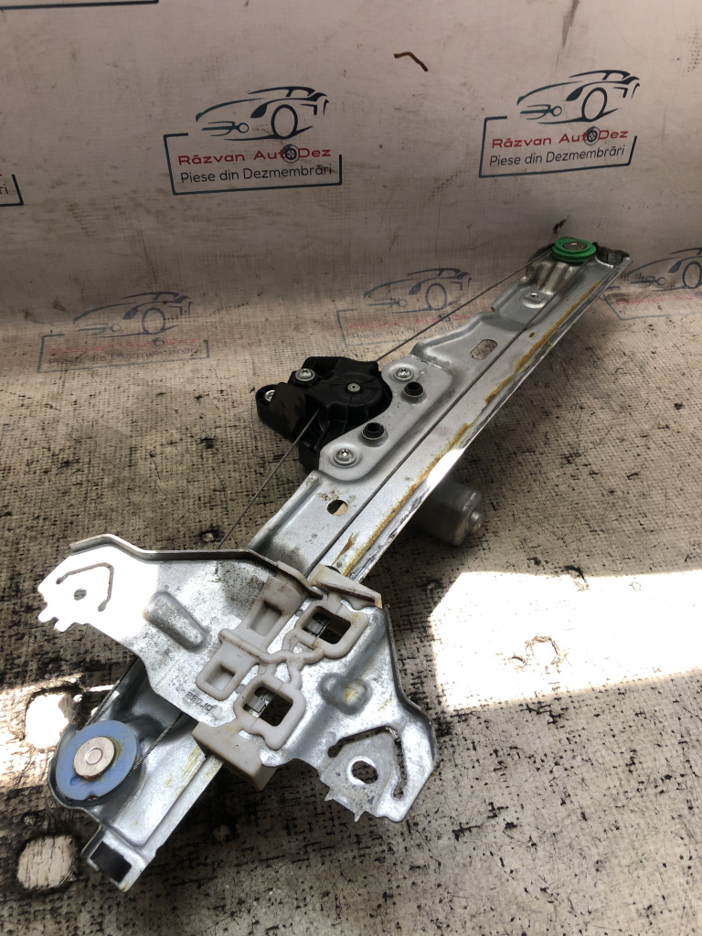 Macara geam dreapta spate Nissan Qashqai 2016, 827004EA0A02
