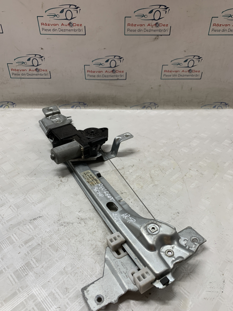 Macara geam dreapta spate Peugeot 3008 - Motorina 2010, 9682808680