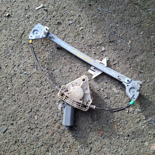Macara Geam Dreapta Spate Peugeot 406 1995-2004 Electrica 9636619380, 0130821924 Bosch