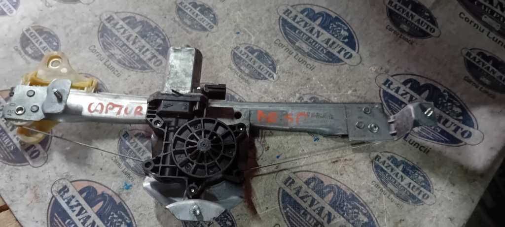 Macara geam dreapta spate Renault Captur 2013