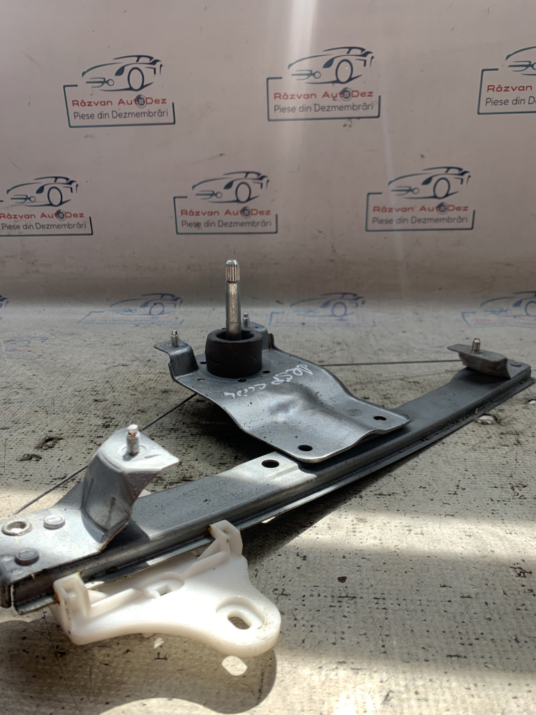 Macara geam dreapta spate Renault Clio 4 - Motorina 2015, 827003722R