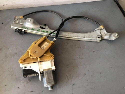 Macara geam dreapta spate renault laguna 3 827300001r