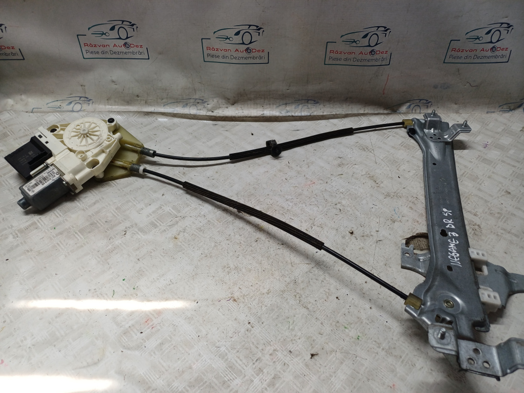 Macara geam dreapta spate Renault Megane 3 - Motorina 2013, 827310185R