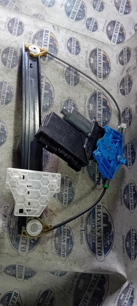 Macara geam dreapta spate Seat Exeo 2009