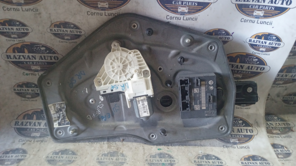 Macara geam dreapta spate Skoda Superb 2 2008, 3T5839402