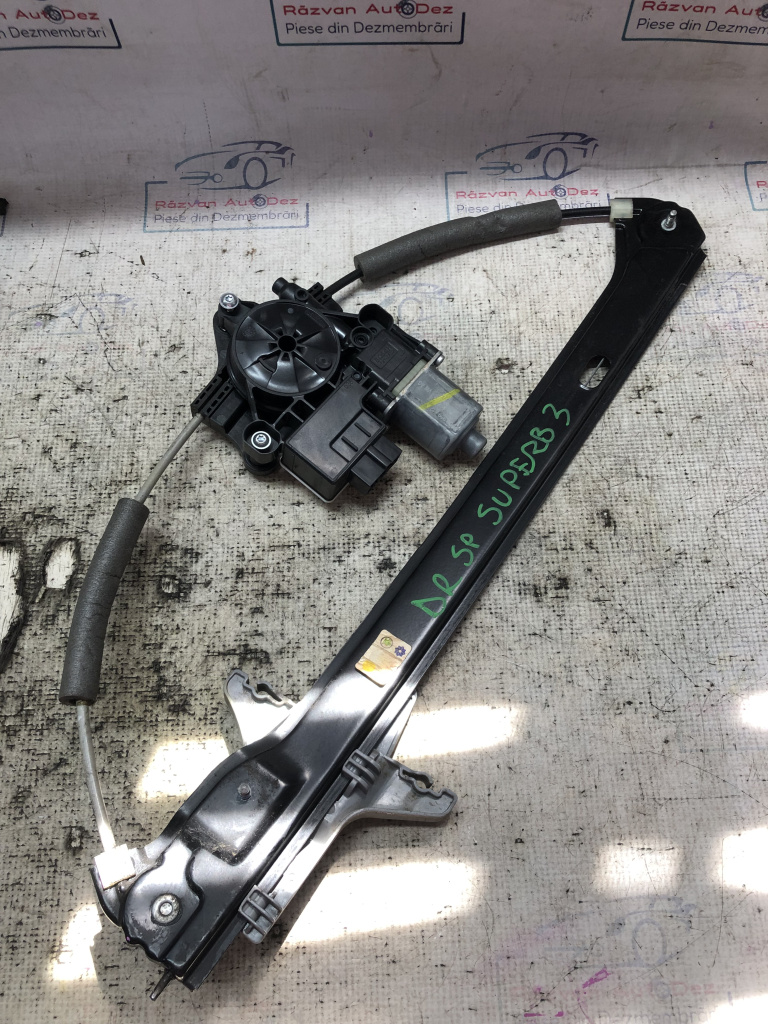 Macara geam dreapta spate Skoda Superb 3 2015
