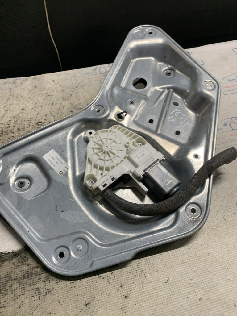 Macara geam dreapta spate Skoda Yeti - M