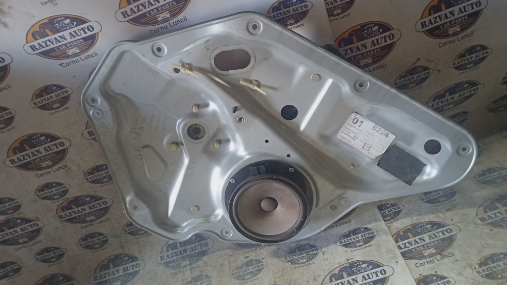 Macara geam dreapta spate Volkswagen Golf 5, 1K9839756A / BREAK