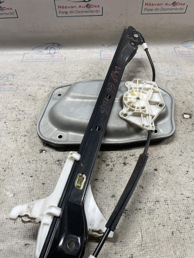 Macara geam dreapta spate Volkswagen Golf 6 Plus 2009