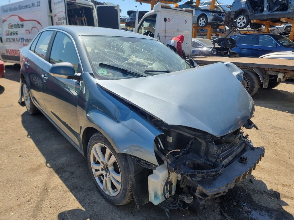 Macara geam dreapta spate Volkswagen Jetta 2007 Berlina 1.9 tdi
