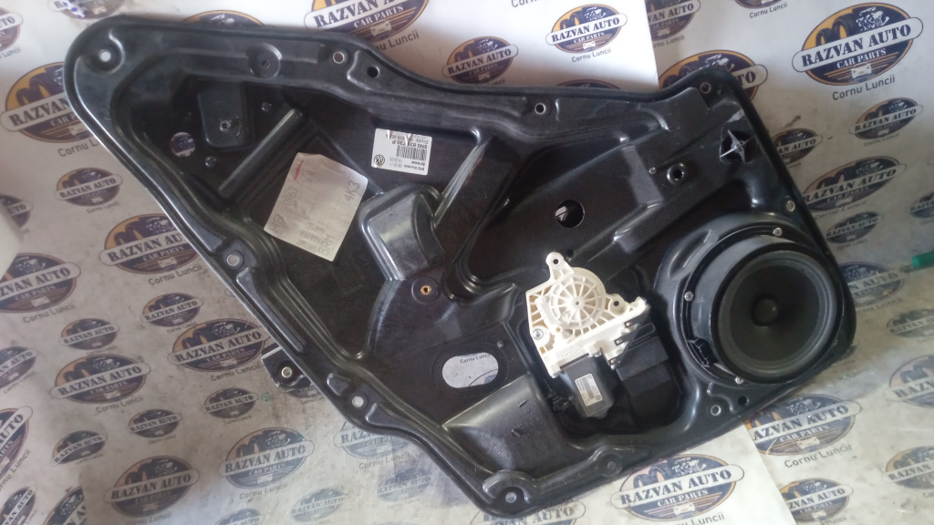 Macara geam dreapta spate Volkswagen Tiguan 2008, 5N0839730P