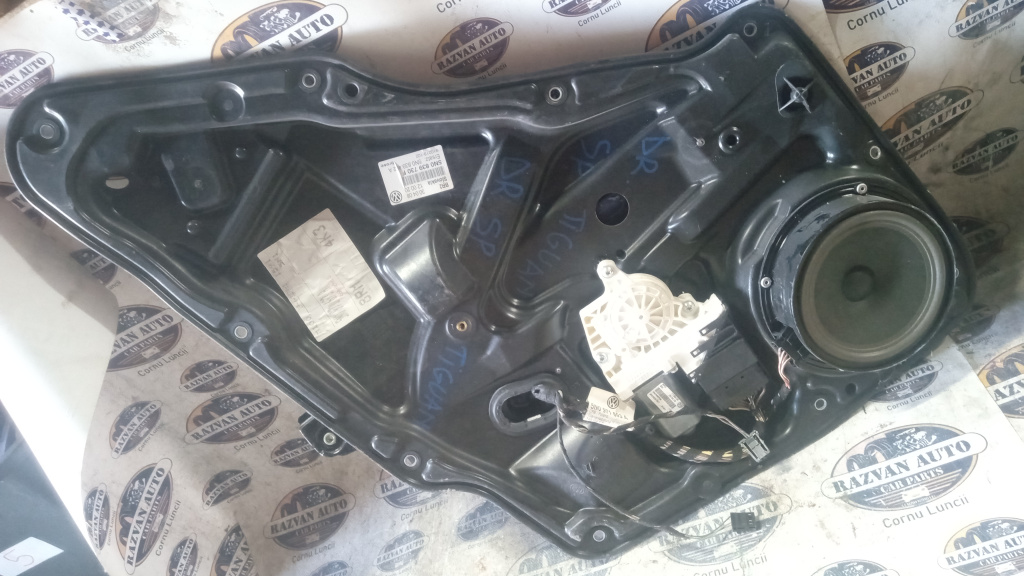 Macara geam dreapta spate Volkswagen Tiguan 2008, 5N0839730F