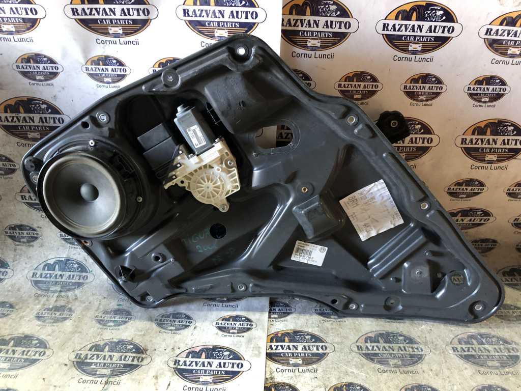 Macara geam dreapta spate Volkswagen Tiguan 2008, 5N0839730F