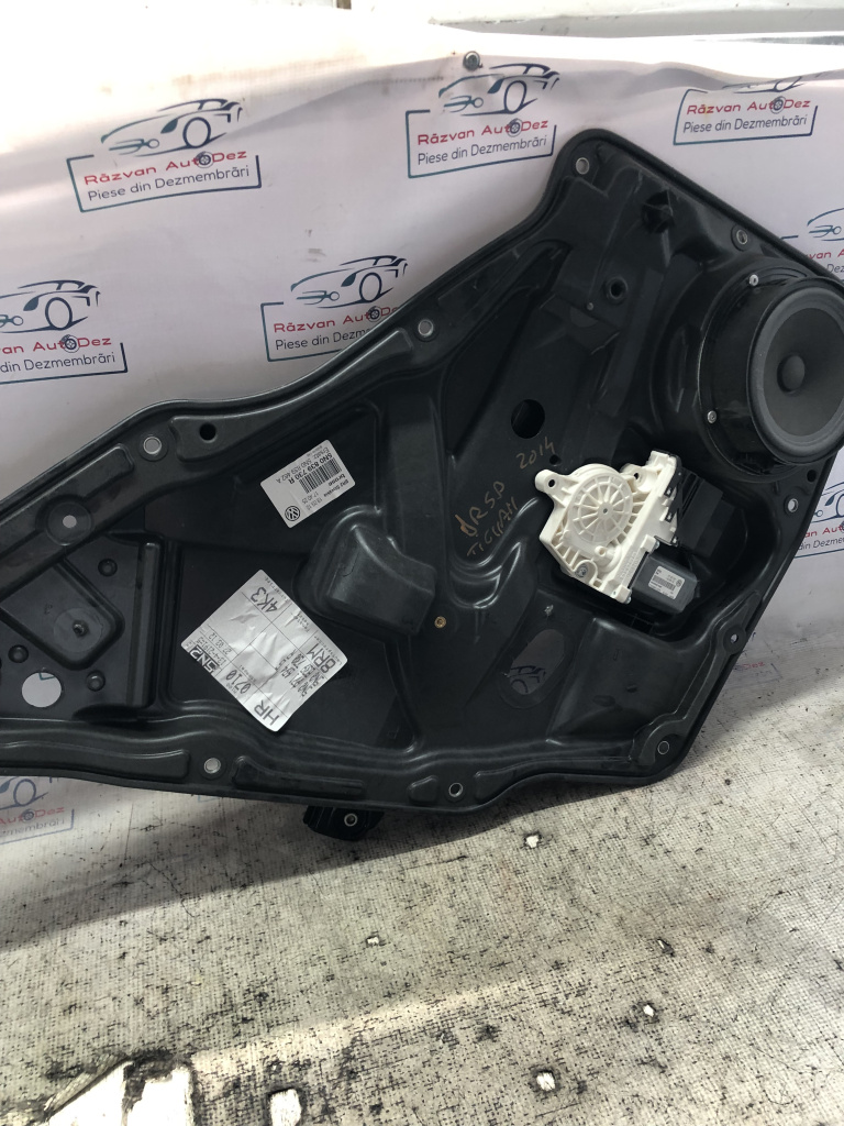 Macara geam dreapta spate Volkswagen Tiguan 2013, 5N0839730R