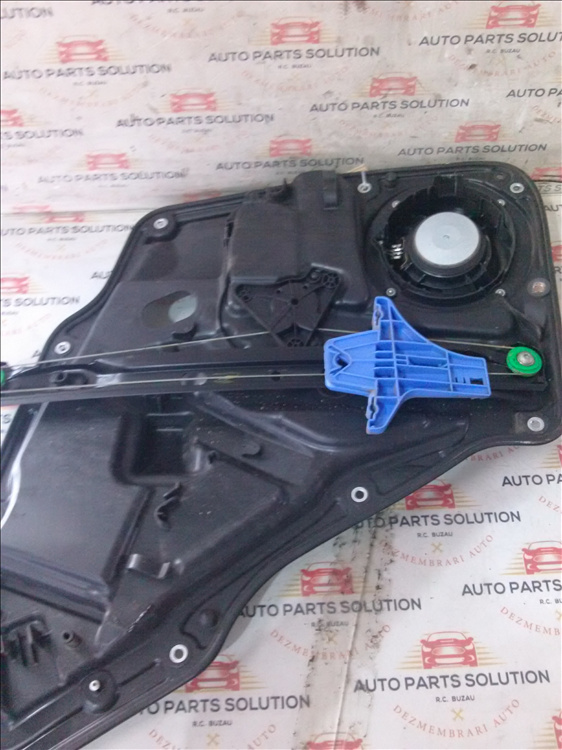Macara geam dreapta spate VOLKSWAGEN TIGUAN an fabr. 2011