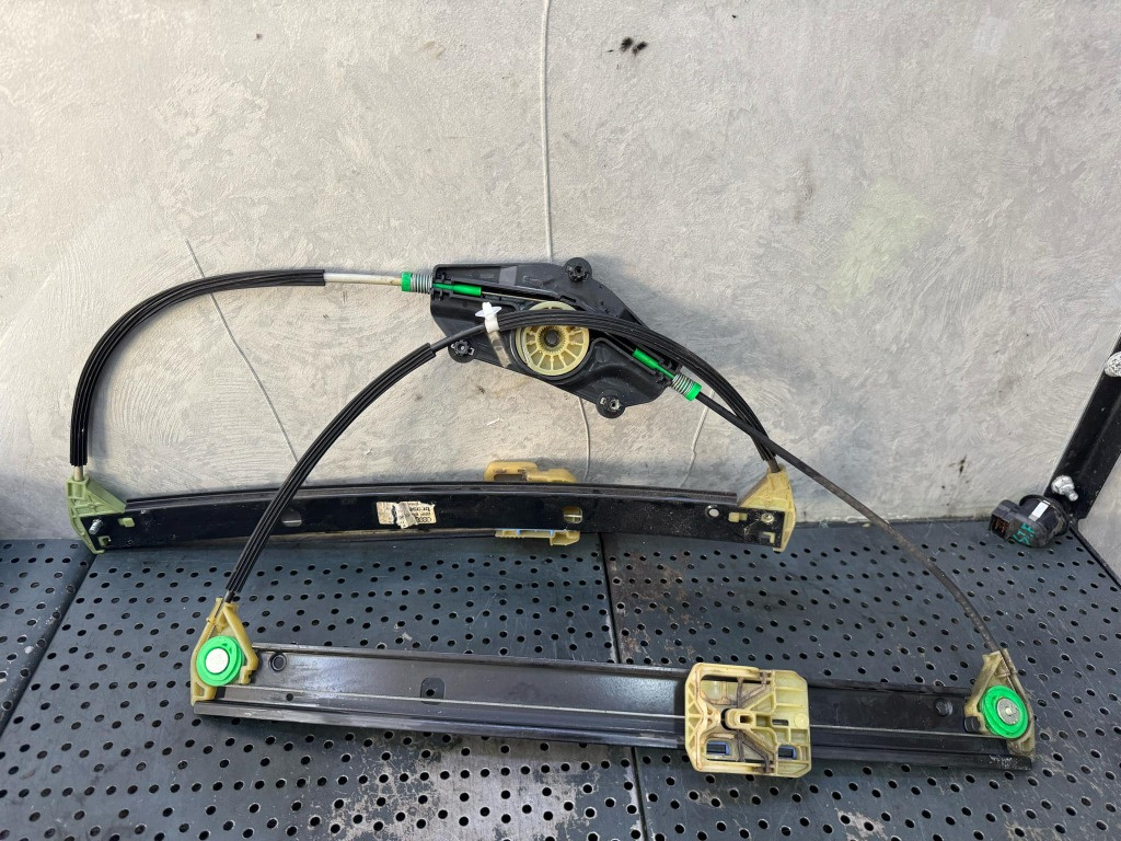 Macara geam electric dreapta fata audi a4 b8 8k 8k0837462