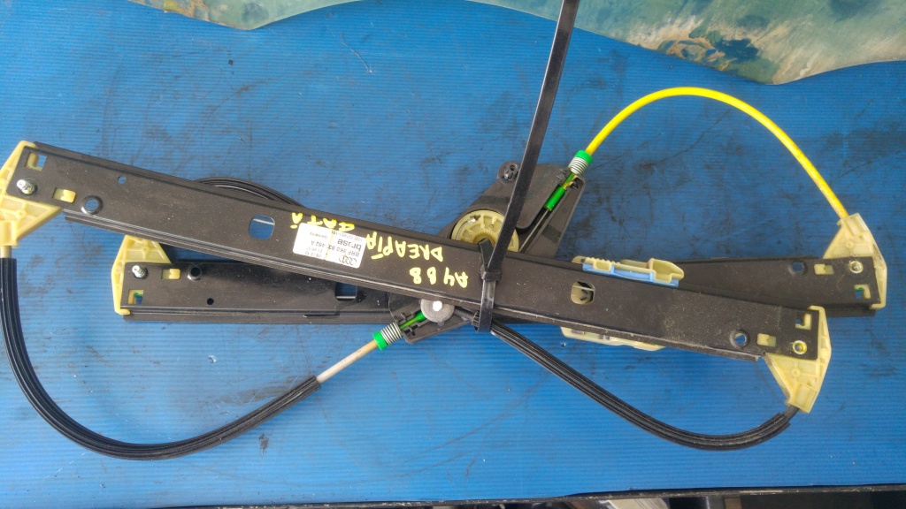 Macara geam electric dreapta fata audi a4 b8 8k0837462a