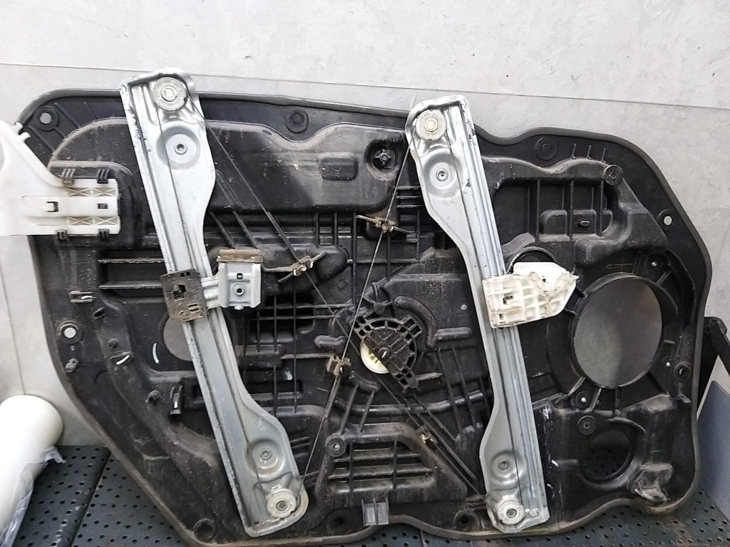 Macara geam electric dreapta fata kia ceed 2 jd 82480a2310