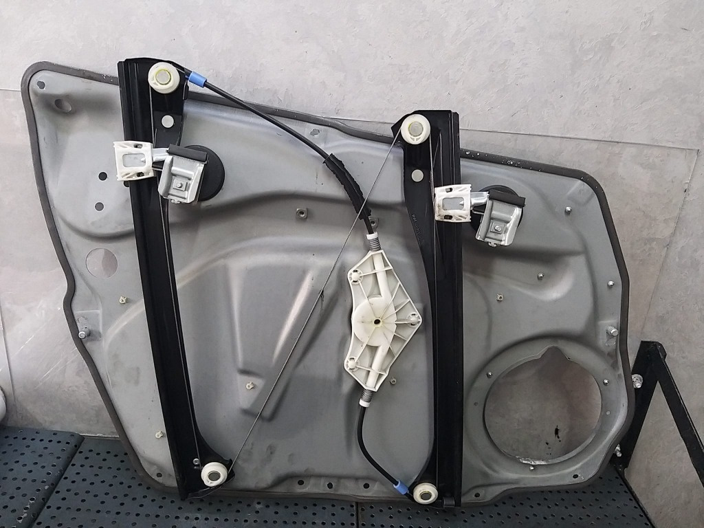 Macara geam electric dreapta fata mercedes a class w169 a1697203079