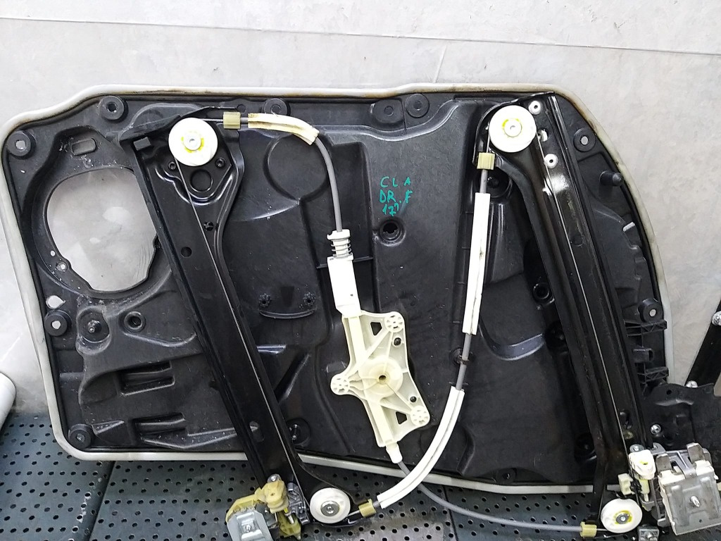 Macara geam electric dreapta fata mercedes cla x117 a1175400705 928354105