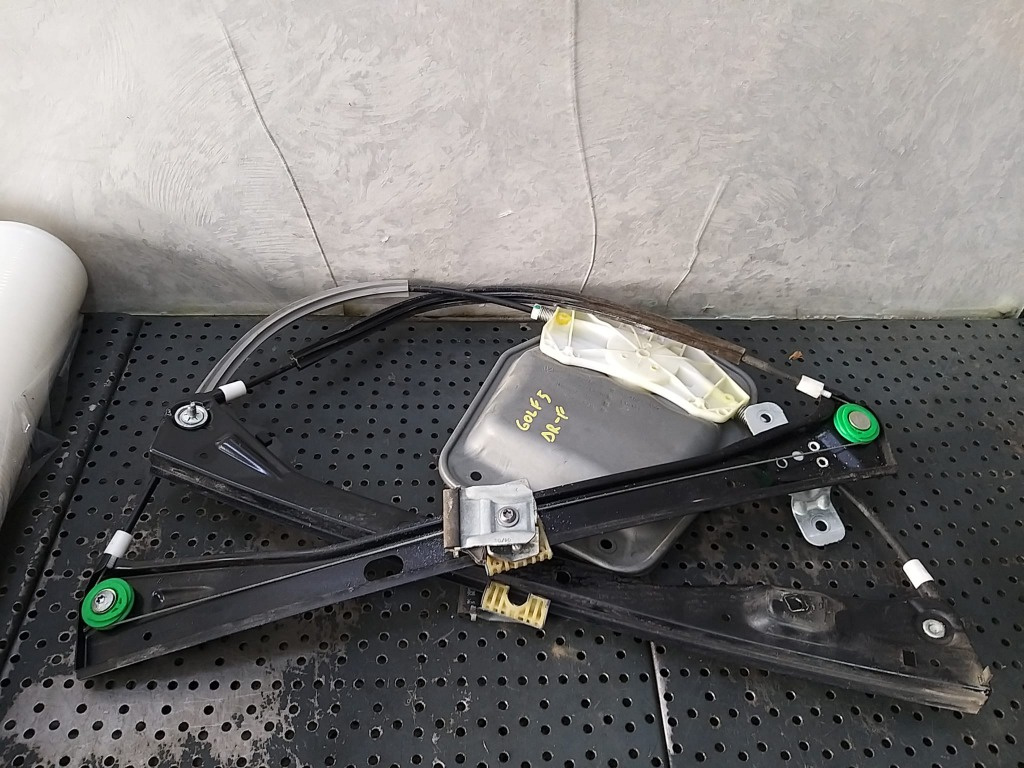 Macara geam electric dreapta fata vw golf 5 1k 1k3837462 1k4837462 5m0837462 1k5837462