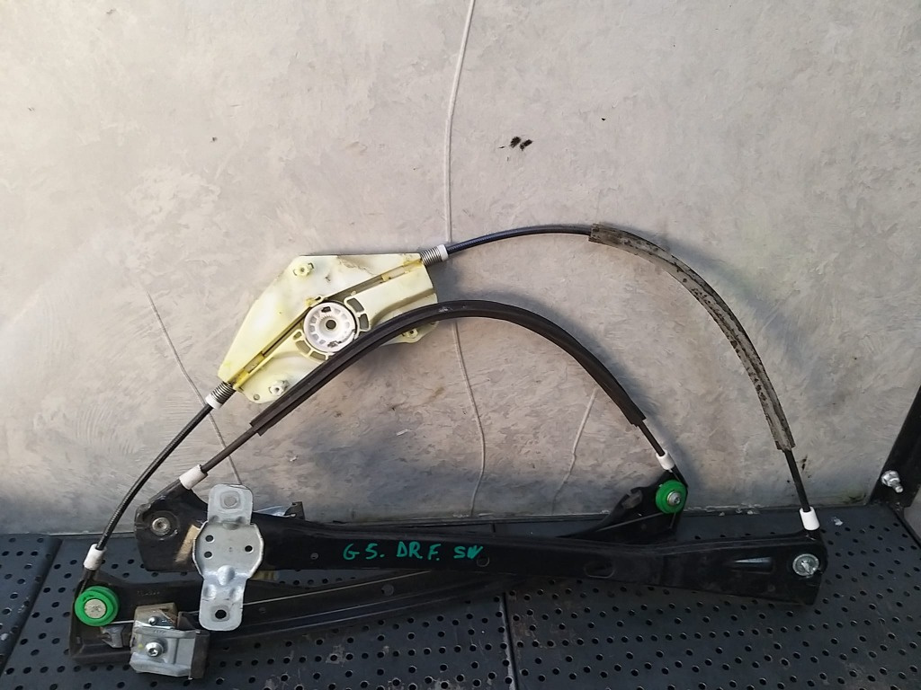Macara geam electric dreapta fata vw golf 5 1k 118133d 994856107