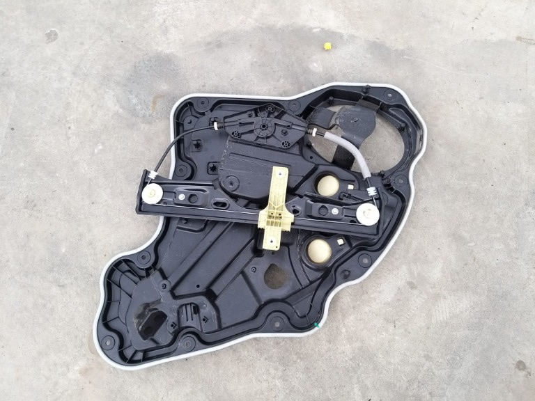 Macara geam electric dreapta spate jeep compass 2 e95704-104 00521773710
