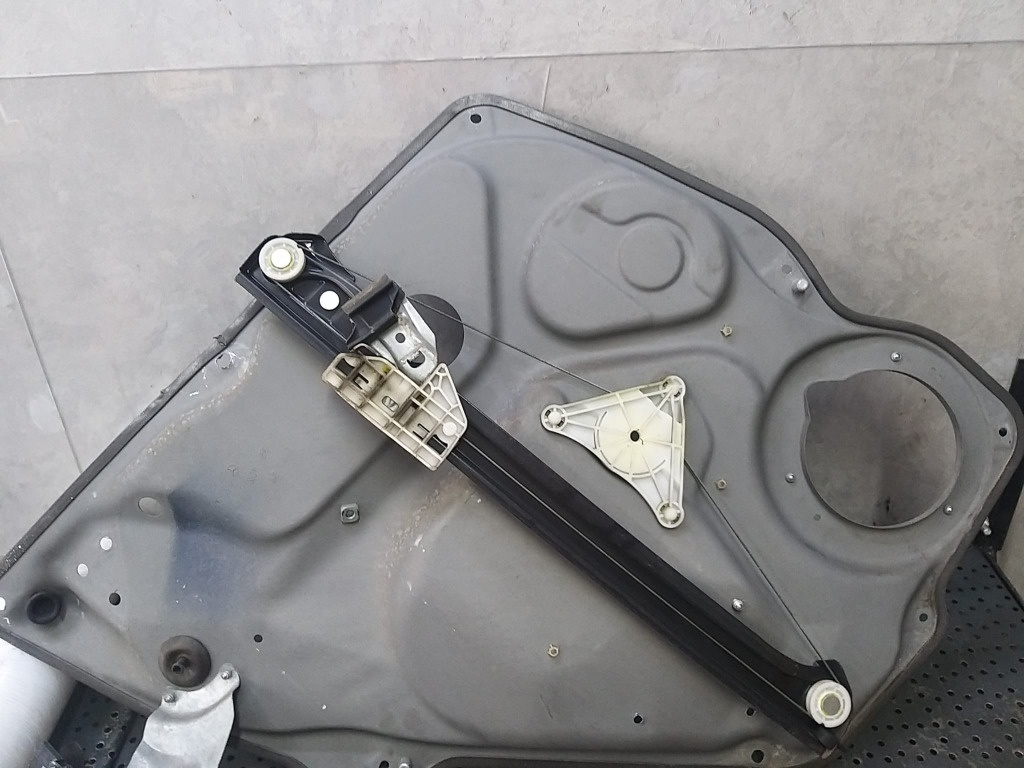 Macara geam electric dreapta spate mercedes a class w169 a1697301679