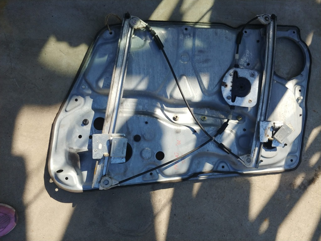 Macara geam electric stanga fata vw passat b5 2002 3b4837755d
