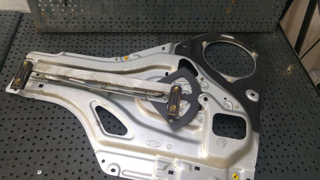 Macara geam electric stanga spate kia sportage 2 je km 824701f130me 834701fxxx