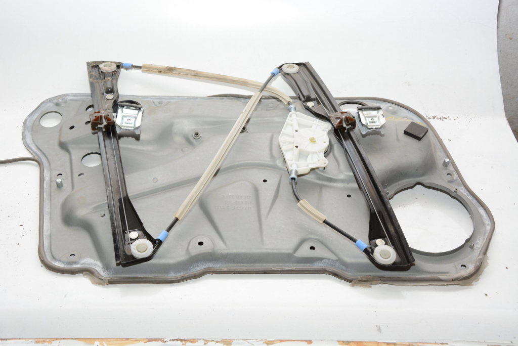 Macara Geam Electrica,dreapta,fata VW JETTA 3 (1K) 2005 - 2010 1J4837756