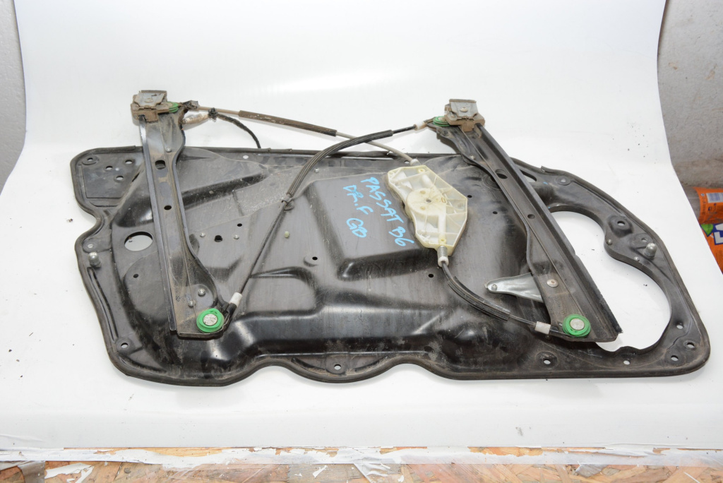 Macara Geam Electrica,dreapta,fata VW PASSAT B6 2005 - 2010 1K0959792L