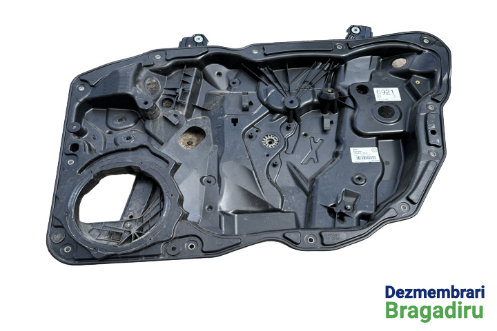 Macara geam fata dreapta electrica Cod: 7P6837756C Volkswagen VW Touareg generatia 2 7P [2010 - 2014] Crossover 3.0 TDI Tiptronic 4Motion (245 hp) Cod motor: CRC Cod cutie: NAC Cod culoare: LG7W