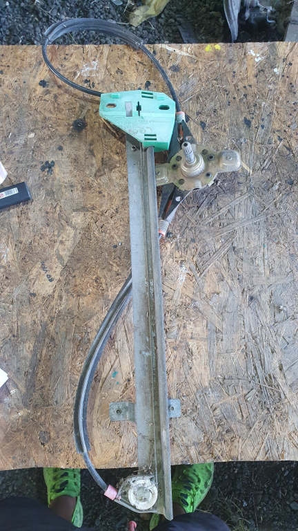 Macara Geam Fata,dreapta,Manuala Ford FIESTA Mk4 1995 - 2002