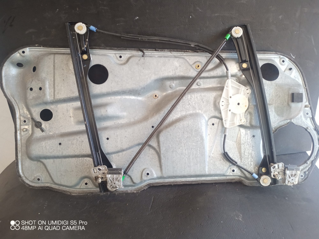 Macara geam fata dreapta VW Golf IV COD- 1J3837730AA