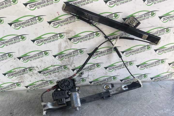 Macara geam fata stanga electrica cu motoras 0130821770 / 0 130 821 770 Ford Mondeo MK3 [2000 - 2003] Liftback 1.8 MT (110 hp)