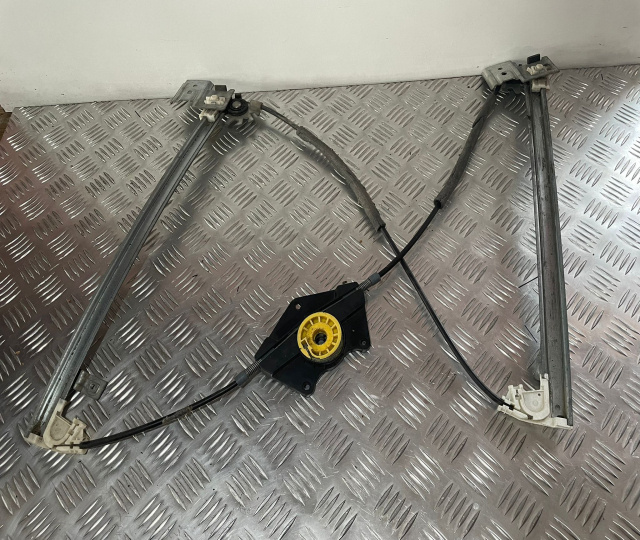 Macara geam fata Volkswagen VW Passat B5 [1996 - 2000]
