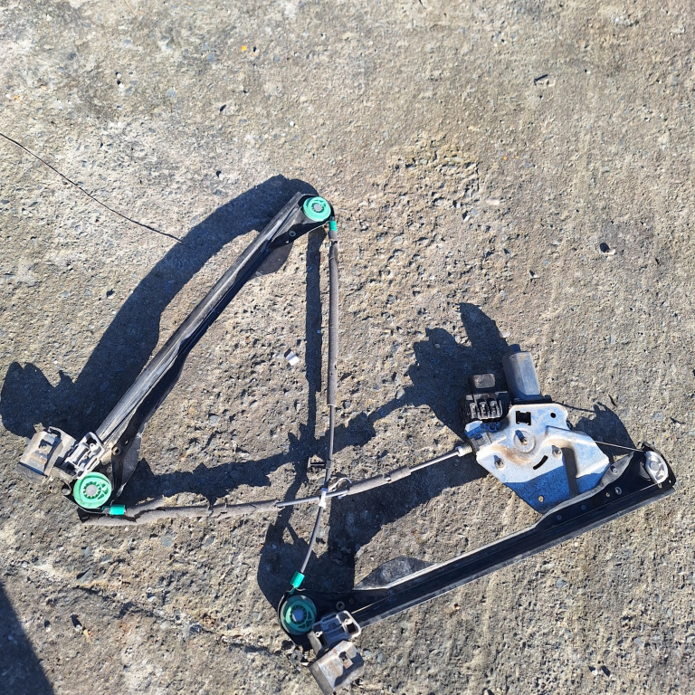 Macara Geam Ford Focus Mk 1 1998-2004 1.8 Tdci F9Da Motorina 4 Portiere Fata Dreapta Electrica 0130821756, 2029002529, 103603Xxx, Xs4123901, 944141859 Bosch