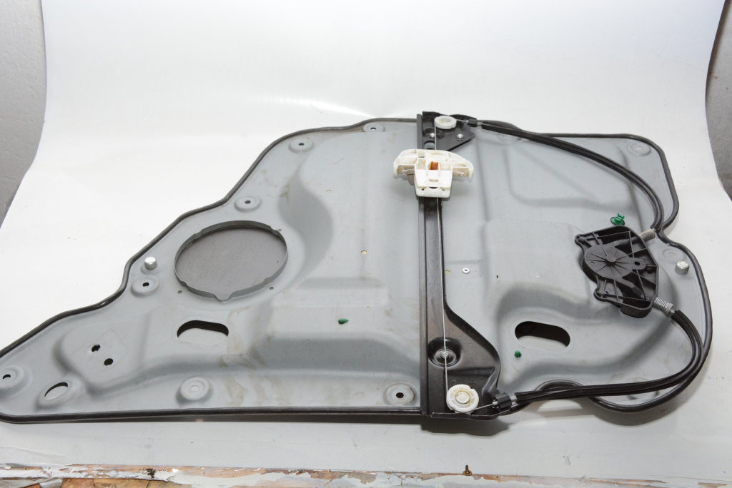 Macara Geam Manuala,4 Portiere,stanga,spate VW TOURAN (1T) 2003 - 2010 1T0839755L