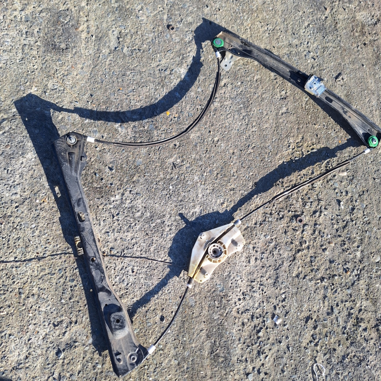 Macara Geam Manuala VW GOLF 5 2003 - 2009 994854110, 994856108, 118132, 118133E