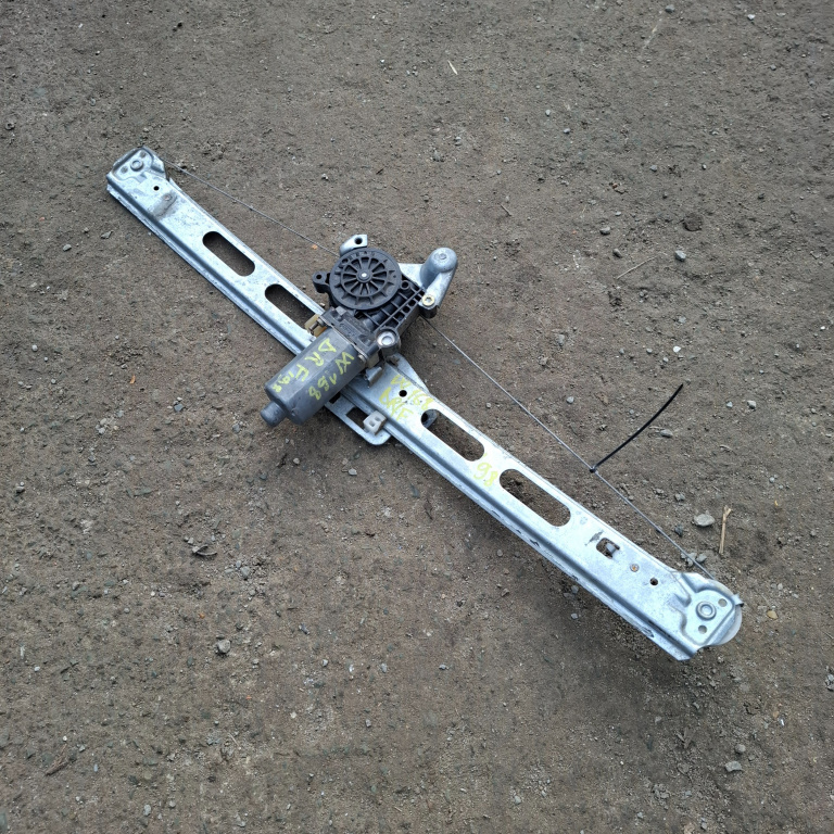 Macara Geam Mercedes-Benz A-Class (W168) 1997-2004 Fata Dreapta Electrica 0130821672, 191744Xxx, 191744-Xxx Bosch