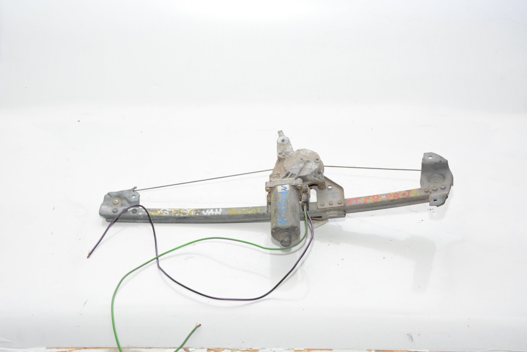Macara Geam Mercedes-Benz C-Class (W202) 1993-2001 4 Portiere Spate Stanga Electrica 130821637