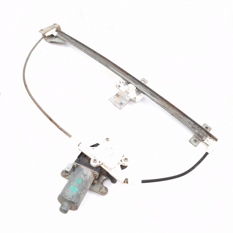 Macara Geam Mercedes-Benz Vito / V-Class (W638) 1996-2003 Fata Dreapta Electrica 0130821666, 0 130 821 666 Bosch
