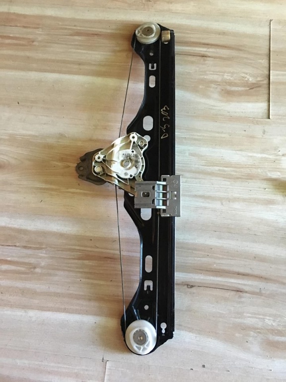 Macara geam spate Mercedes C class w203 2003