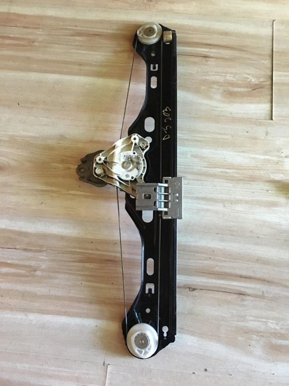 Macara geam spate Mercedes C class w203 an 2004
