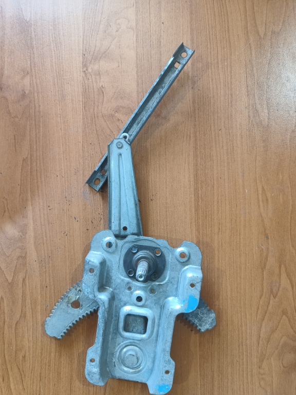 Macara Geam Spate,stanga,Manuala Nissan MICRA 3 (K12) 2003 - 2010