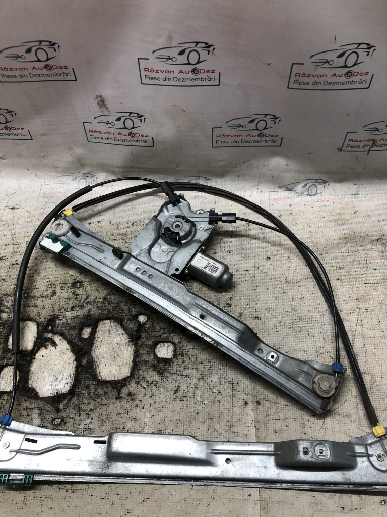 Macara geam stânga fata Renault Clio 3 2010